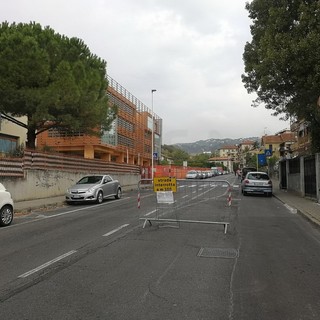 Imperia: messa in sicurezza del rio Artallo, chiuse alle 9 le strade e da stamane problemi al traffico in via Acquarone (Foto) Imperia: messa in sicurezza del rio Artallo, chiuse alle 9 le strade e da stamane problemi al traffico in via Acquarone (Foto)