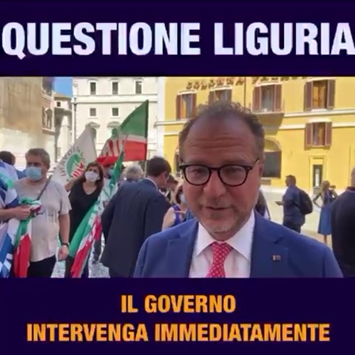 &quot;La Liguria è isolata&quot;, la denuncia di Giorgio Mulè. L'azzurro in piazza per chiedere al Governo di intervenire
