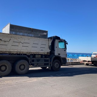 Bordighera: al via ieri i lavori di riqualificazione del lungomare, Laganà "Due interventi fondamentali" (Foto) Bordighera: al via ieri i lavori di riqualificazione del lungomare, Laganà "Due interventi fondamentali" (Foto)