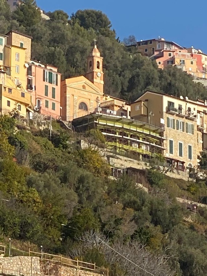 Ventimiglia: lavori sulla terrazza di piazza degli Angeli Custodi a Grimaldi (Foto) Ventimiglia: lavori sulla terrazza di piazza degli Angeli Custodi a Grimaldi (Foto)