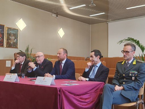 Ventimiglia, il prefetto di Imperia Romeo: "Bevande analcoliche ed entrata in discoteca gratis per il 'guidatore designato'"