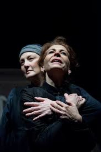 Sanremo: grande successo domenica scorsa per lo spettacolo teatrale "L'eredità di Eszter" Sanremo: grande successo domenica scorsa per lo spettacolo teatrale "L'eredità di Eszter"