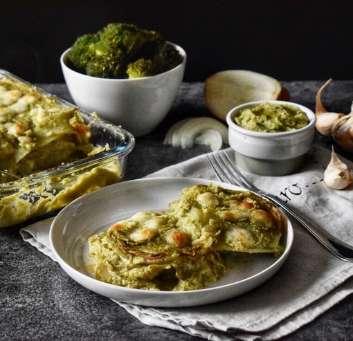 La ricetta #nosprechi: oggi con I Deplasticati prepariamo la lasagna di patate con crema di broccoli