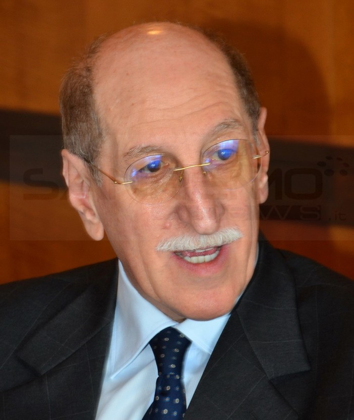 Imperia: malore per Luigi Sappa alla messa di San Giovanni. L'ex presidente della Provincia ora sta bene Imperia: malore per Luigi Sappa alla messa di San Giovanni. L'ex presidente della Provincia ora sta bene