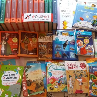 Consegnati alla scuola di Ospedaletti i libri donati con #IOLEGGOPERCHE’ 2017 Consegnati alla scuola di Ospedaletti i libri donati con #IOLEGGOPERCHE’ 2017