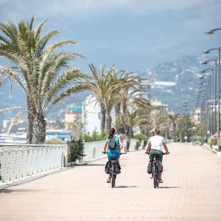 Bordighera: un parco giochi estivo in piazzale Mediterraneo al confine con Vallecrosia, l'Amministrazione ha dato l'ok