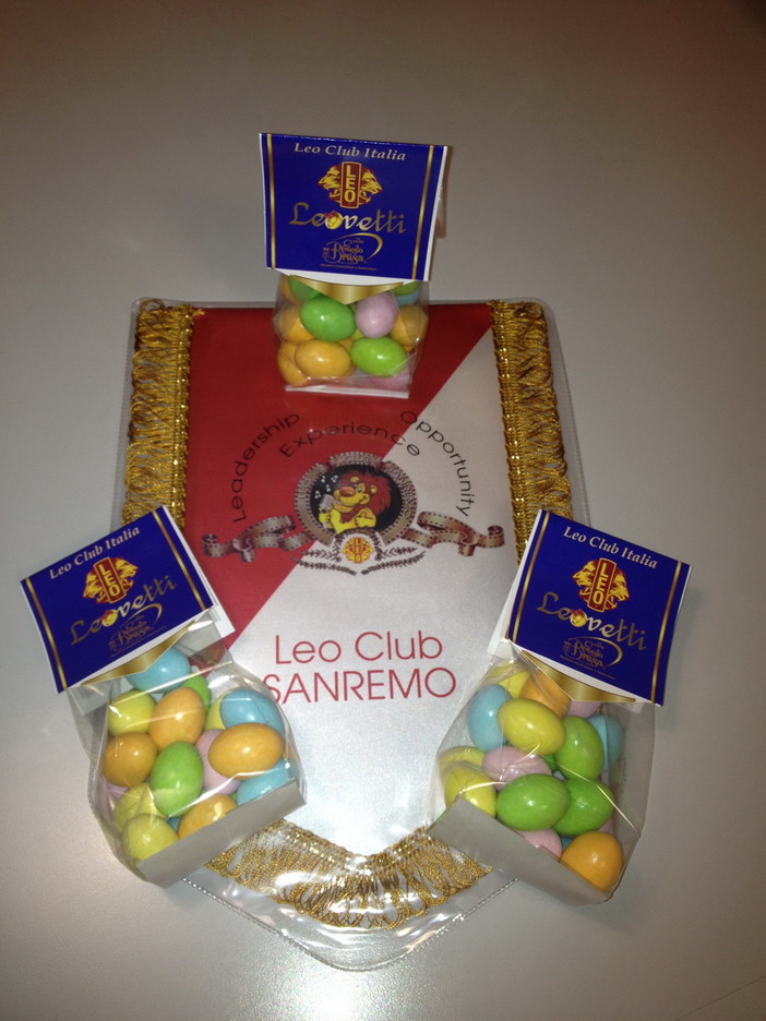 Arrivano i LEOvetti... il Leo Club Sanremo scende in piazza per una nuova iniziativa a sfondo benefico Arrivano i LEOvetti... il Leo Club Sanremo scende in piazza per una nuova iniziativa a sfondo benefico