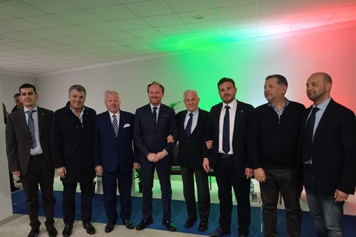 Ventimiglia, in tanti all'incontro su "Le ragioni del Sì: un referendum per il futuro" (Foto) Ventimiglia, in tanti all'incontro su "Le ragioni del Sì: un referendum per il futuro" (Foto)