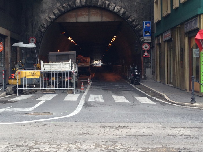Sanremo: lavori vicino alla galleria Francia, andranno avanti ancora domani, termine previsto nel pomeriggio
