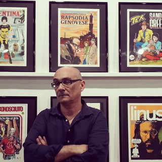 Larry Camarda con le sue opere dedicate ai grandi cantautori