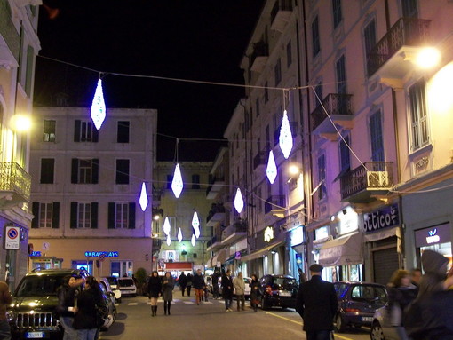 Imperia: luminarie in città, un nostro lettore chiede interventi diversi
