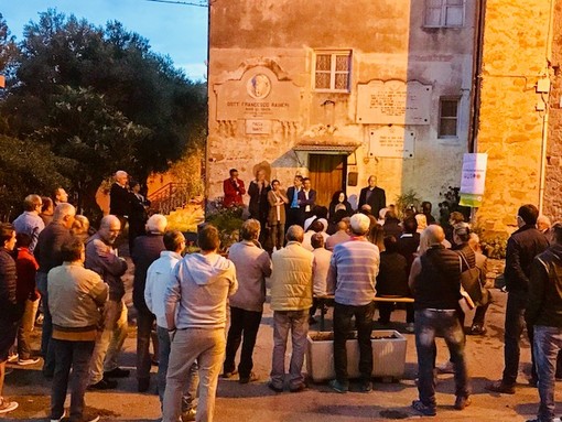 Imperia: grande partecipazione all'incontro con il candidato sindaco del centro destra Luca Lanteri a Poggi Imperia: grande partecipazione all'incontro con il candidato sindaco del centro destra Luca Lanteri a Poggi
