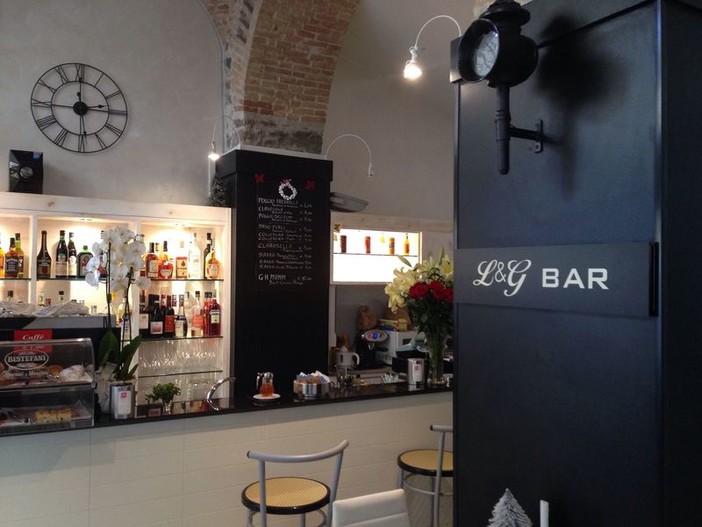 Sanremo: l'L&G bar di Piazza Borea d'Olmo fa le ore piccole sotto il Festival Sanremo: l'L&G bar di Piazza Borea d'Olmo fa le ore piccole sotto il Festival