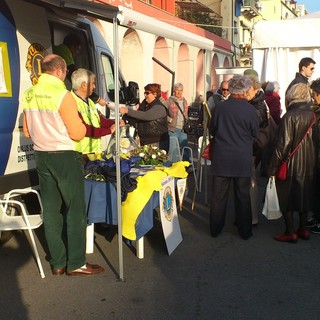 Imperia: a OliOliva i controlli gratuiti del Lions Club Imperia Host contro il glaucoma ed il rischio cardiovascolare Imperia: a OliOliva i controlli gratuiti del Lions Club Imperia Host contro il glaucoma ed il rischio cardiovascolare