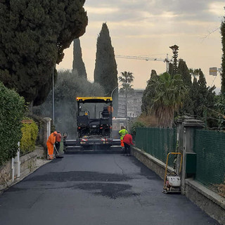 I lavori per l'asfalto in via Coggiola I lavori per l'asfalto in via Coggiola