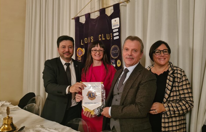 Bordighera: relatori e psicologi dell'Accademia del Tempo ospiti del Lions Club Otto Luoghi Bordighera: relatori e psicologi dell'Accademia del Tempo ospiti del Lions Club Otto Luoghi