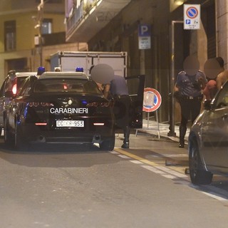 Sanremo: litigio tra fidanzati e urla dalla strada, intervento dei Carabinieri ieri in via Martiri (Foto) Sanremo: litigio tra fidanzati e urla dalla strada, intervento dei Carabinieri ieri in via Martiri (Foto)