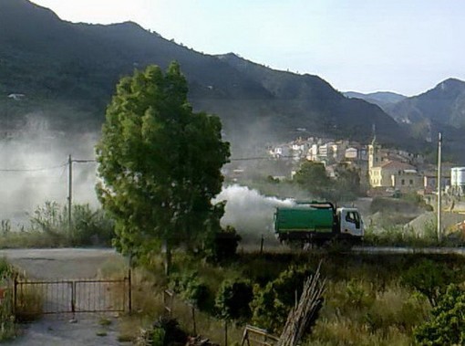 Ventimiglia: sostanza irrorata ieri nella zona del ponte di Bevera, la preoccupazione dei cittadini (Foto e Video) Ventimiglia: sostanza irrorata ieri nella zona del ponte di Bevera, la preoccupazione dei cittadini (Foto e Video)