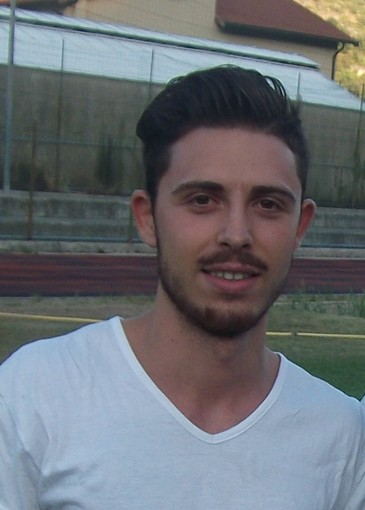 Nella foto Lorenzo Vecchiotti, attaccante del Don Bosco Valle Intemelia, in rete contro la Letimbro