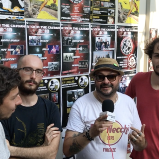Simone “Radiomandrake” Parisi con i Pinguini Tattici Nucleari
