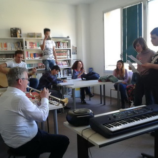 Ventimiglia: domani al 'FermiPoloMontale' di via Roma lo spettacolo conclusivo del Laboratorio di Musicoterapia Ventimiglia: domani al 'FermiPoloMontale' di via Roma lo spettacolo conclusivo del Laboratorio di Musicoterapia