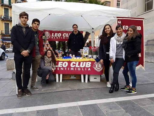 Il Leo club Ventimiglia dona un kit didattico alla scuola della Città alta