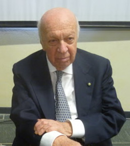 E' morto a Genova l'avvocato Lorenzo Acquarone: originario della nostra provincia è stato anche Senatore e Deputato E' morto a Genova l'avvocato Lorenzo Acquarone: originario della nostra provincia è stato anche Senatore e Deputato