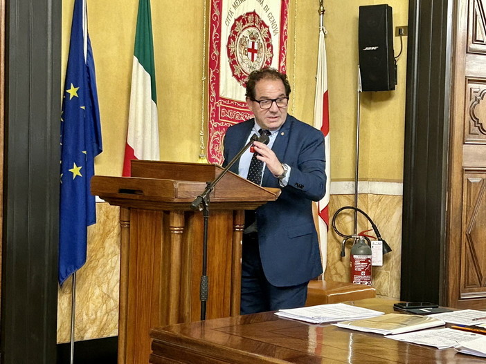 Imperia, bagarre sulla Seris. L’assessore Volpe alla minoranza: “Servizi garantiti a tutti. Perché portare in consiglio comunale persone che soffrono?” (foto) Imperia, bagarre sulla Seris. L’assessore Volpe alla minoranza: “Servizi garantiti a tutti. Perché portare in consiglio comunale persone che soffrono?” (foto)