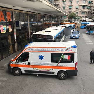 Aggressione sul bus tra Taggia e Sanremo: 17enne picchiata da una donna, caos e panico tra i passeggeri Aggressione sul bus tra Taggia e Sanremo: 17enne picchiata da una donna, caos e panico tra i passeggeri