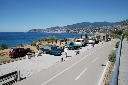 Sanremo: nuovo importante intervento sulla ciclabile alla 'Vesca', ripulita un'altra zona