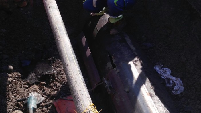 Diano Marina: terminati i lavori di messa in sicurezza della tubatura. Tra alcune ore tornerà l'acqua nelle case dei dianesi Diano Marina: terminati i lavori di messa in sicurezza della tubatura. Tra alcune ore tornerà l'acqua nelle case dei dianesi