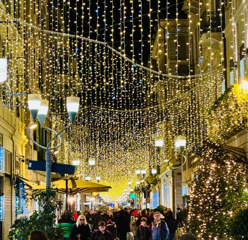 Sanremo: mancano ancora tanti mesi ma l’idea del Comune è di tornare alla filodiffusione nelle vie del centro Sanremo: mancano ancora tanti mesi ma l’idea del Comune è di tornare alla filodiffusione nelle vie del centro