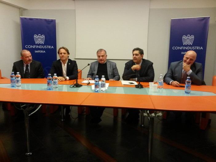 Imperia: il Presidente della Liguria Giovanni Toti all'assemblea di Confindustria: "Le imprese ci aiutino a mettere in pratica i provvedimenti"