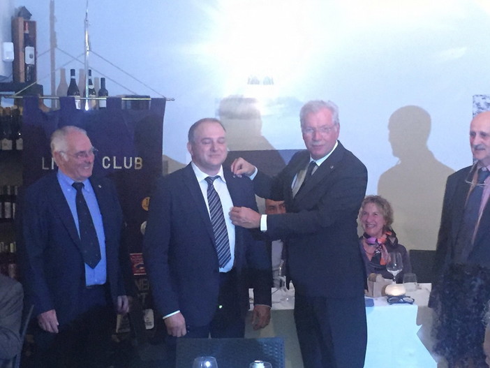 Bordighera: apertura dell'anno lionistico per il Lions Club con l'arrivo di un nuovo socio (Foto) Bordighera: apertura dell'anno lionistico per il Lions Club con l'arrivo di un nuovo socio (Foto)