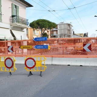 Bordighera: cede una parte del terreno, chiuso parte del transito ai pedoni vicino al rio Borghetto Bordighera: cede una parte del terreno, chiuso parte del transito ai pedoni vicino al rio Borghetto