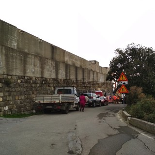 I lavori sulla strada per Bussana Vecchia I lavori sulla strada per Bussana Vecchia