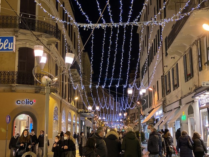 Sanremo: 468mila euro (più il costo delle manifestazioni) per gli appuntamenti di fine anno, 220 per le luminarie Sanremo: 468mila euro (più il costo delle manifestazioni) per gli appuntamenti di fine anno, 220 per le luminarie