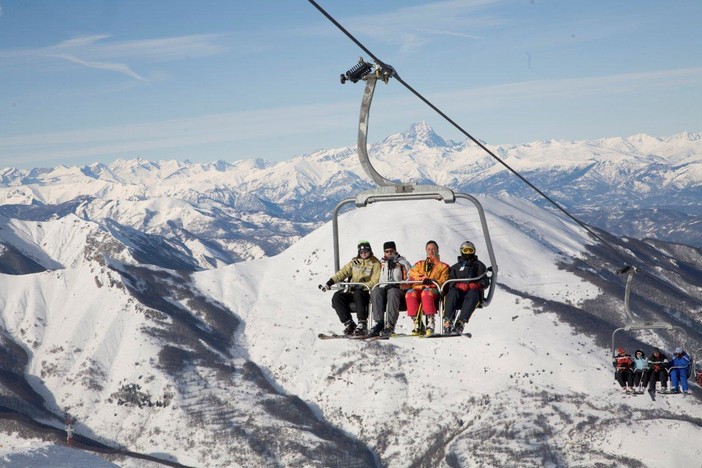 A Limone arriva la navetta elettrica gratuita, sarà in servizio dal 26 dicembre al 6 gennaio A Limone arriva la navetta elettrica gratuita, sarà in servizio dal 26 dicembre al 6 gennaio