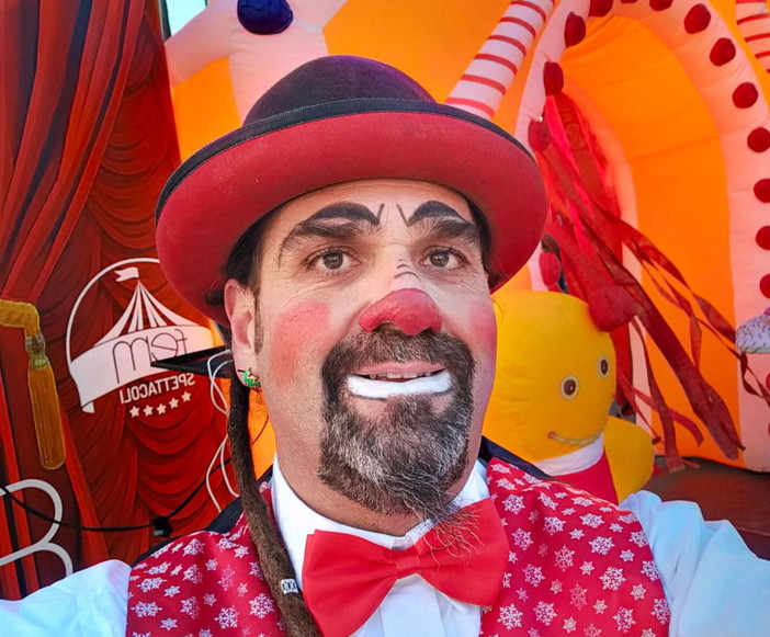 Diano Marina: ‘Bizzarri equilibri’ con Lello clown, domani sera si ride al ‘Bowling’ Diano Marina: ‘Bizzarri equilibri’ con Lello clown, domani sera si ride al ‘Bowling’