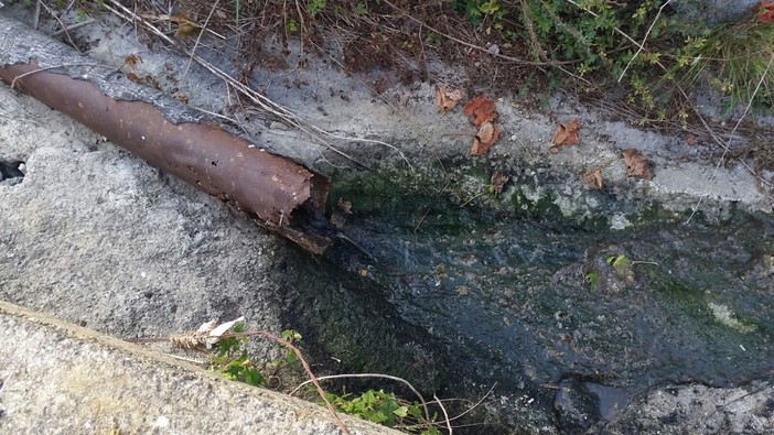 Sanremo: lavori urgenti per la riparazione della condotta fognaria nella zona del Rio Bernardo (Foto)