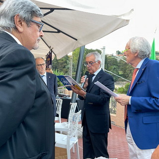 Guido De Angeli è il nuovo Presidente del Lions Club Sanremo Host: succede a Domenico Frattarola Guido De Angeli è il nuovo Presidente del Lions Club Sanremo Host: succede a Domenico Frattarola