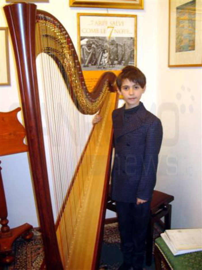 Cervo: Leonardo Zaccarelli, giovanissimo talento dell’arpa si esibisce domenica prossima all'auditorium di Santa Caterina Cervo: Leonardo Zaccarelli, giovanissimo talento dell’arpa si esibisce domenica prossima all'auditorium di Santa Caterina