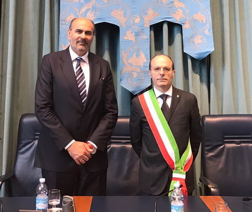 Imperia: i saluti del Sindaco Carlo Capacci al Questore Leopoldo Laricchia in partenza per Lecce