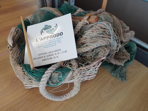 Imperia: proseguono gli incontri gratuiti a ‘L’approdo’, animazione dell’Infopoint della pesca e delle produzioni agroalimentari Imperia: proseguono gli incontri gratuiti a ‘L’approdo’, animazione dell’Infopoint della pesca e delle produzioni agroalimentari