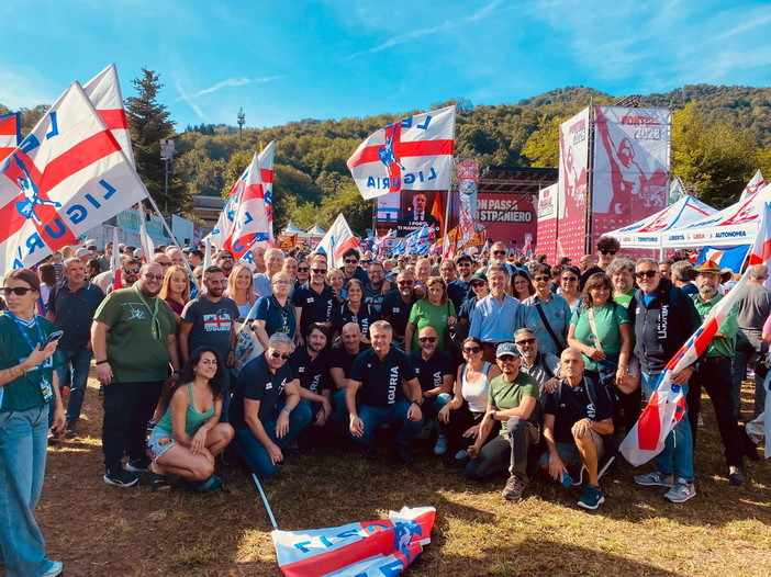 "Da Pontida per l'autonomia": la Lega Liguria in 500 al raduno guidato dal segretario regionale Edoardo Rixi "Da Pontida per l'autonomia": la Lega Liguria in 500 al raduno guidato dal segretario regionale Edoardo Rixi