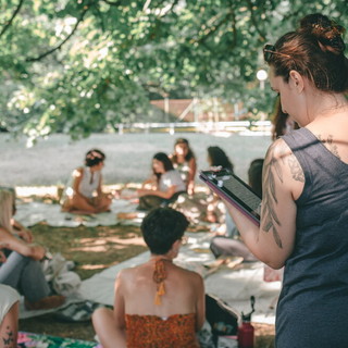 Sanremo, Libra Book Club chiude la stagione con un picnic letterario a San Romolo tra libri, natura e condivisione Sanremo, Libra Book Club chiude la stagione con un picnic letterario a San Romolo tra libri, natura e condivisione
