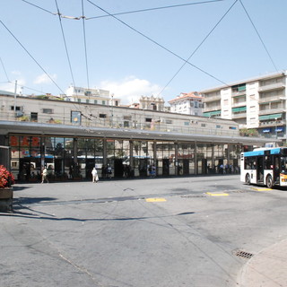 Accordo non senza polemiche tra i sindacati per la cassa integrazione alla Riviera Trasporti Accordo non senza polemiche tra i sindacati per la cassa integrazione alla Riviera Trasporti