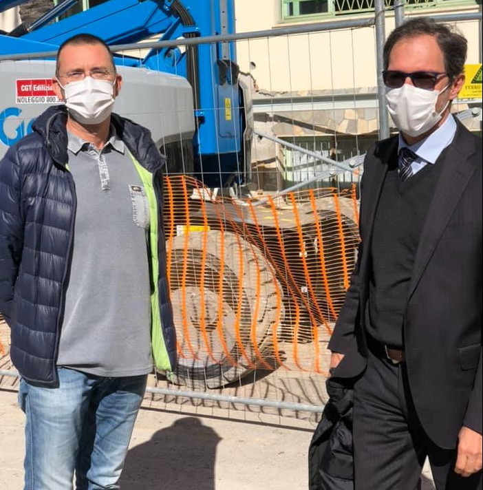 Bordighera: proseguono i lavori di adeguamento sismico alle scuole di via Pelloux, sopralluogo dell'Amministrazione
