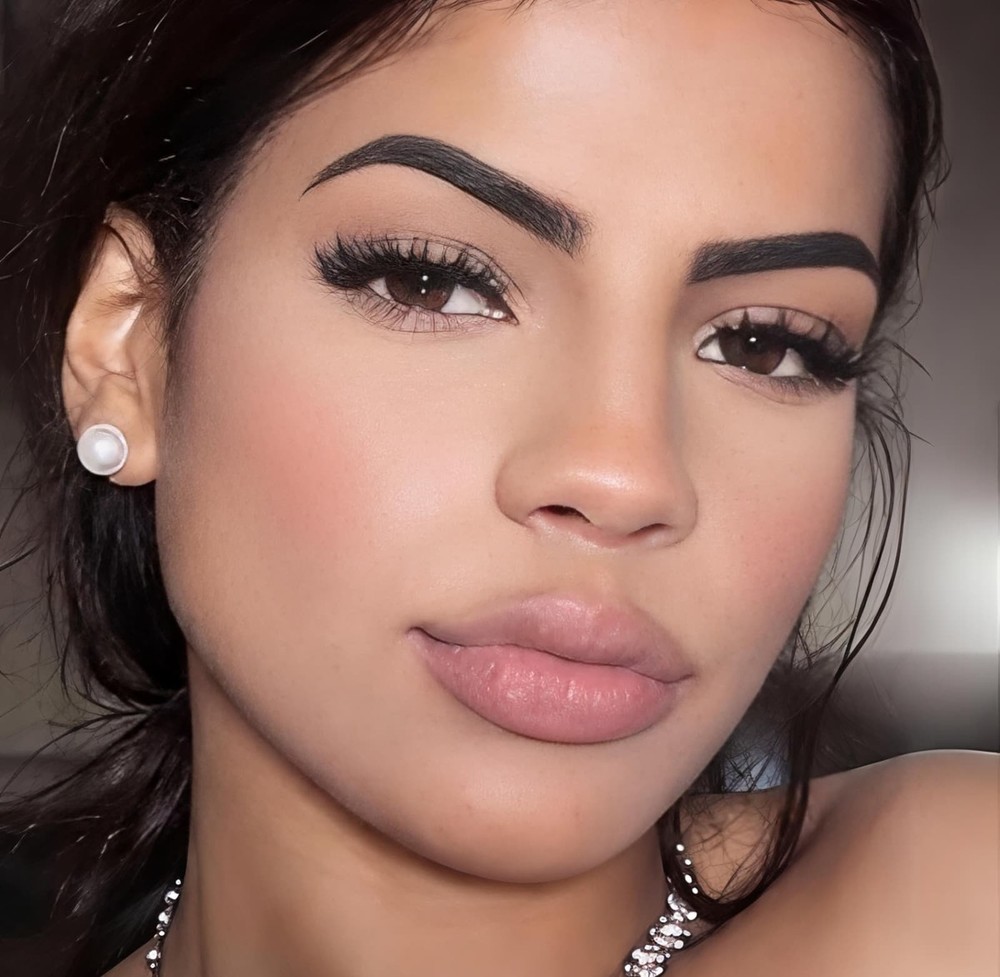 Larissa Brito, uccisa a 25 anni a Nizza: il corpo trovato nel bagagliaio dell’ex compagno Larissa Brito, uccisa a 25 anni a Nizza: il corpo trovato nel bagagliaio dell’ex compagno