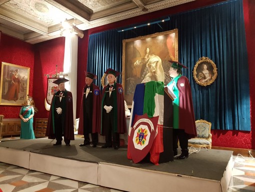 Il 27 gennaio 2018 all'Hotel Negresco di Nizza, 55° Grand Chapitre Magistral 'La Nuit des Chevaliers' (foto) Il 27 gennaio 2018 all'Hotel Negresco di Nizza, 55° Grand Chapitre Magistral 'La Nuit des Chevaliers' (foto)
